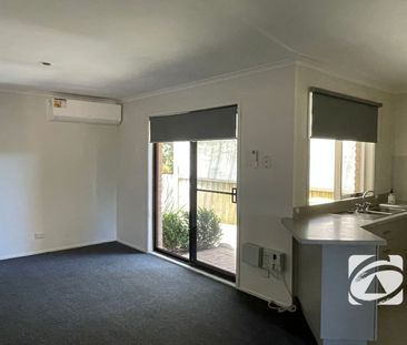 FAMILY LIVING IN LANGWARRIN PARK ESTATE - Photo 6