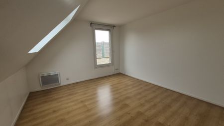 Location Appartement 4 pièces 100m² LILLE 59000 - Photo 3