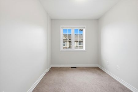 For Lease - 380 Cranbrook Common, Oakville, Ontario - Photo 5