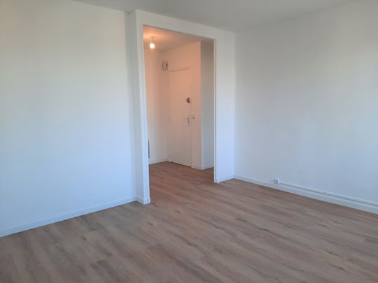 Location Appartement 1 pièce 33m² MARSEILLE 13ème - Photo 1