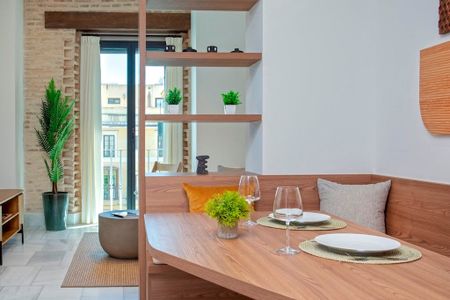 Calle San Vicente, Sevilla, Andalusia 41002 - Photo 3