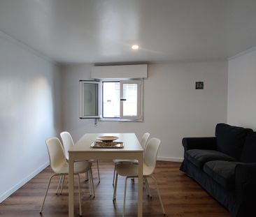 Duplex T1 mobilado para arrendar S Vicente, perto do Panteão e Merc... - Photo 1