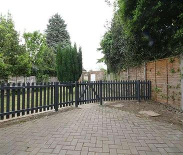 Churchfield Path, Cheshunt, EN8 - Photo 4