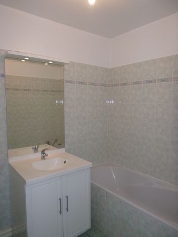 Location Appartement 2 pièces 55m² - Photo 2