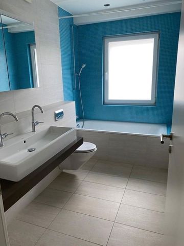 moderne Wohnung mit eigenem Waschturm - Photo 4