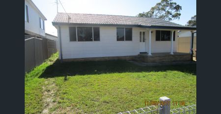 PERFECTLY LOCATED 3 BEDROOM HOME - Photo 5