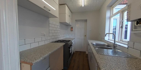 2 bedroom terraced house to rent - Photo 5