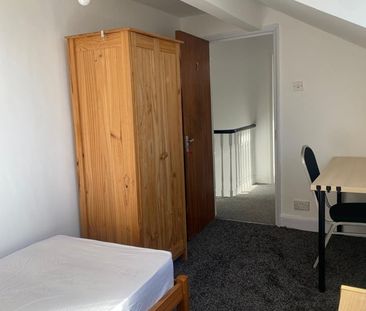 Room in a Shared Flat, Filey Street, S10 - Photo 2