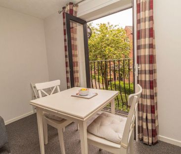 2 bed apartment to rent in NE1 - Photo 2