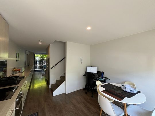 Unwind in a Fully Furnished Apartment in the Heart of Christchurch! - Photo 1