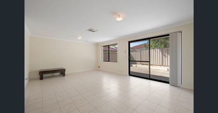 Large Easy Care Home - Photo 3