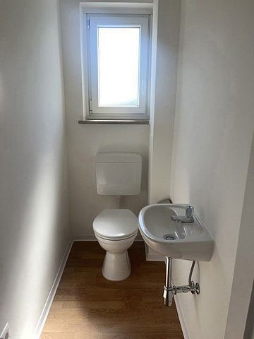 Renovierte 3-Zimmer-Wohnung mit Balkon! - Photo 4