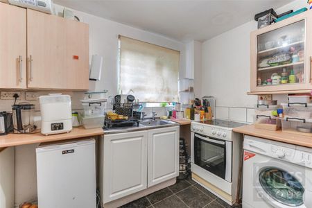 1 Bedroom Flat - Ground Floor To Let - Photo 2