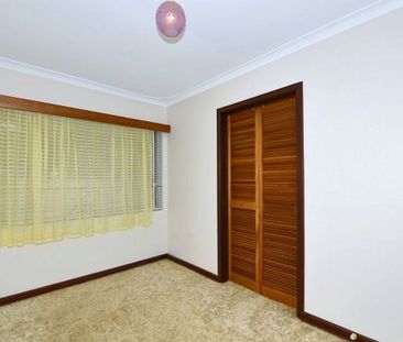 Centrally Located Family Home! - Photo 2