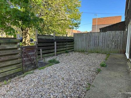 Mackenzie Place, Newton Aycliffe, County Durham, DL5 - Photo 5