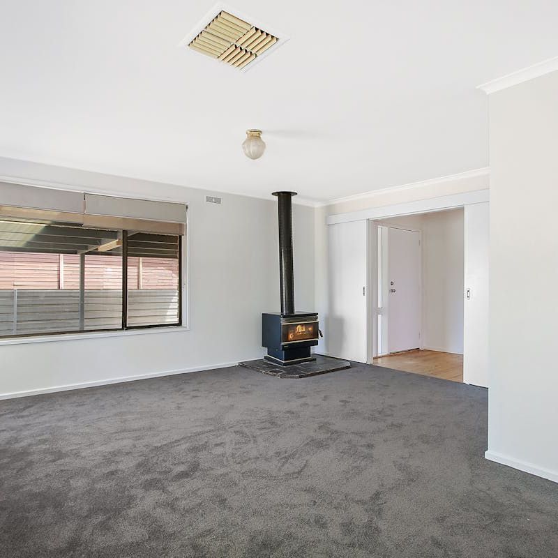 Four Bedrooms, Great Location! - Photo 1