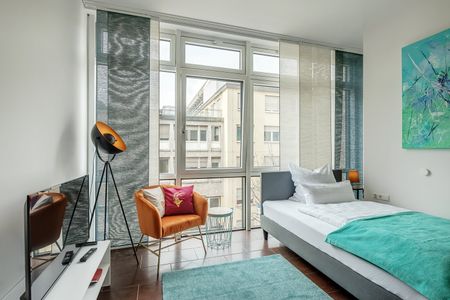 Bright furnished apartment for rent - Photo 3