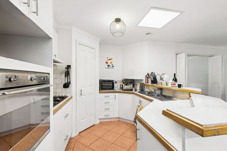 Quiet Cul-de-Sac - Close to Amenities - Perfect Family Living - Photo 3