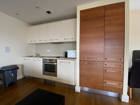 Vega House, Celestia, Cardiff Bay - Photo 5