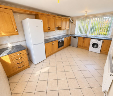 3 bedroom end of terrace house to rent - Photo 5
