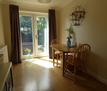 4 bedroom semi-detached house to rent - Photo 2