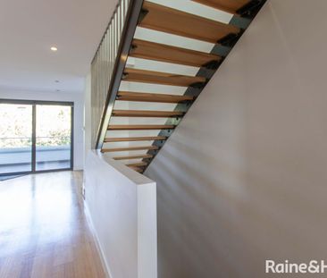 24 Leven Avenue, Docklands, VIC 3008 - Photo 2