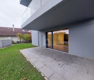 CENTRALLY LOCATED WITH SEATING - Foto 1