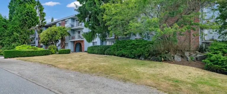 LA PLAYA VISTA | 1360 Fir Street, White Rock - Photo 1