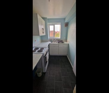 1 Bed Flat, Redrup House, SE14 - Photo 4