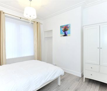 2 bedroom semi-detached house to rent - Photo 3