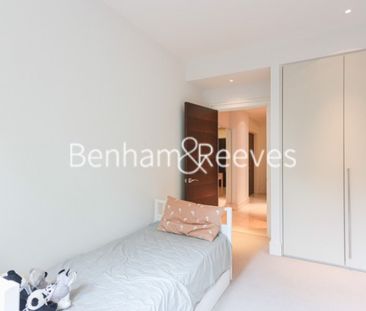 3 Bedroom flat to rent in Thornwood Gardens, Kensington, W8 - Photo 1