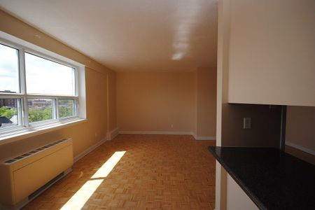 Perfectly Located in Centretown Ottawa - Central AC included in the price of rent - Photo 2