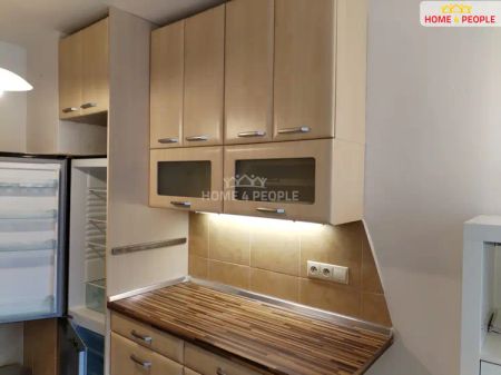 Pronájem bytu 2+kk s balkónem s výhledem do lesa, Praha 10 - Fotografie 3