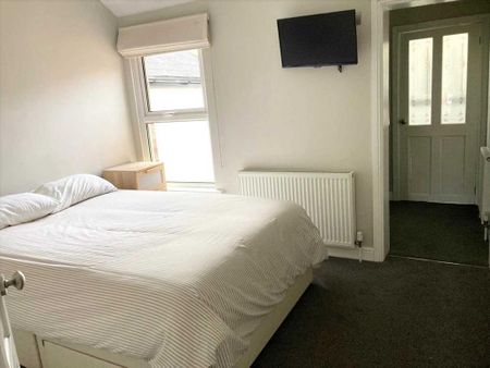 2 bedroom terraced house to rent - Photo 5