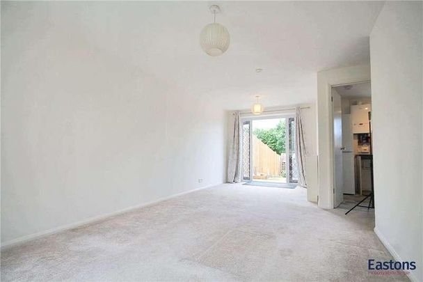 Morston Close, Tadworth, Surrey, KT20 - Photo 1