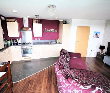 Pegler Way, Crawley - Photo 1