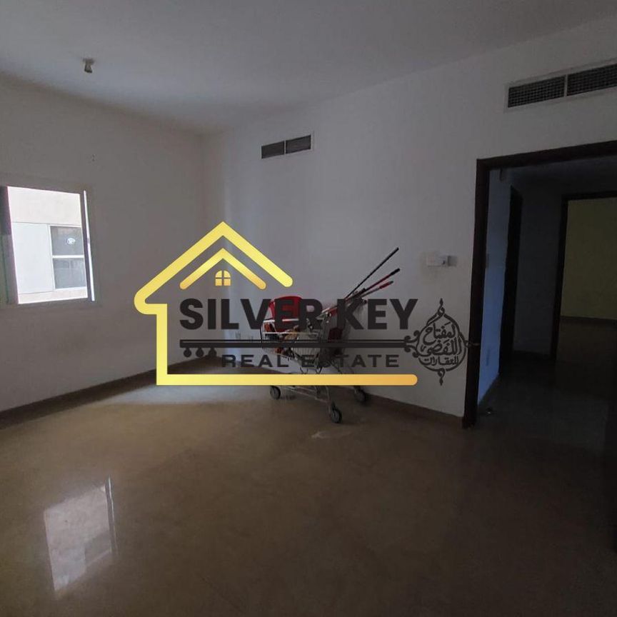 No Security Deposit | Balcony | Central AC | - Photo 1