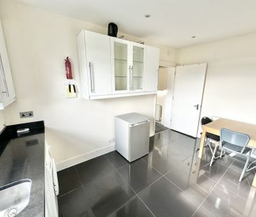 Flat 3, 98 Pennsylvania Road - Photo 6