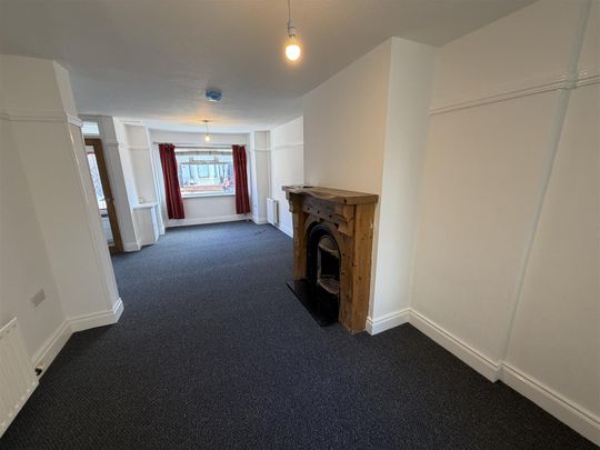 115 Rosebery Road, - Photo 1