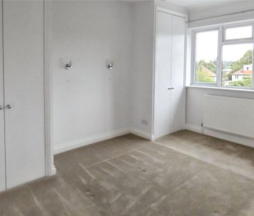 4 bedroom semi-detached house to rent - Photo 5