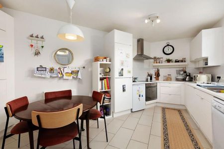 2 bedroom semi-detached house to rent - Photo 3