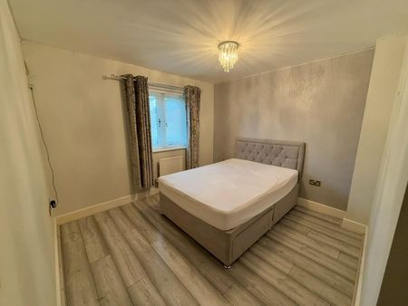 3 bedroom House To Let - Photo 3