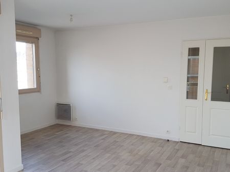 Location Appartement 2 pièces 53m² VALENCIENNES 59300 - Photo 2