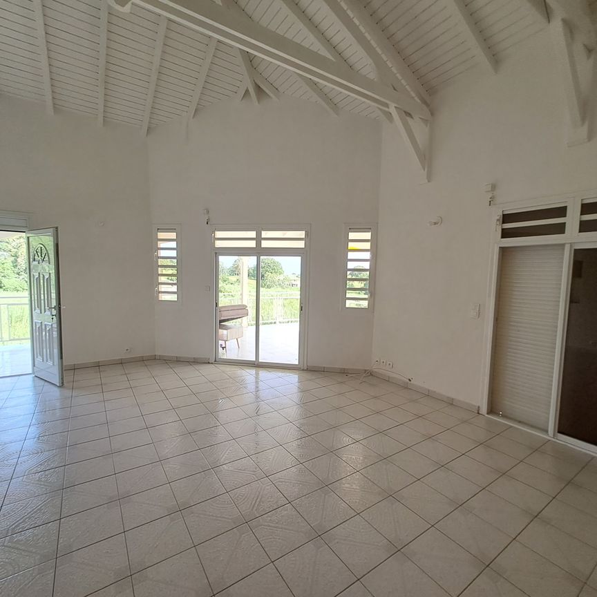 Location Maison 4 pièces 100m² STE ROSE 97115 - Photo 1