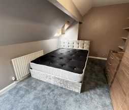 6 bedroom terraced house to rent - Photo 3