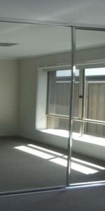 Modern 3-Bedroom Family Home in Seaford Heights - Photo 3