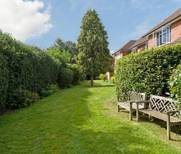 2 bedroom maisonette to rent - Photo 2