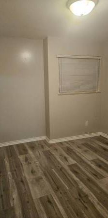 2 bedroom/ 1 bathroom suite - Photo 1