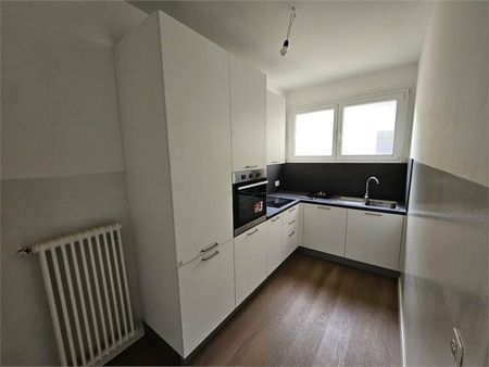 Chiasso, ampio 2.5 locali ristrutturato - Photo 2