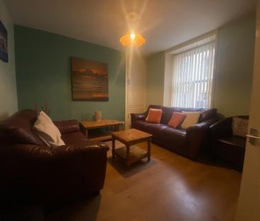 6 bedroom terraced house to rent - Photo 2